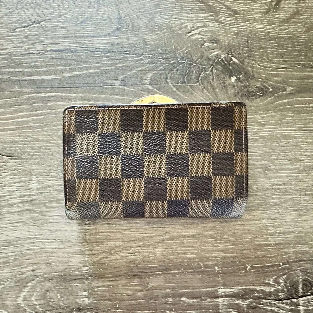 Louis Vuitton Damier Ebene Key Holder - Picture 3 of 7